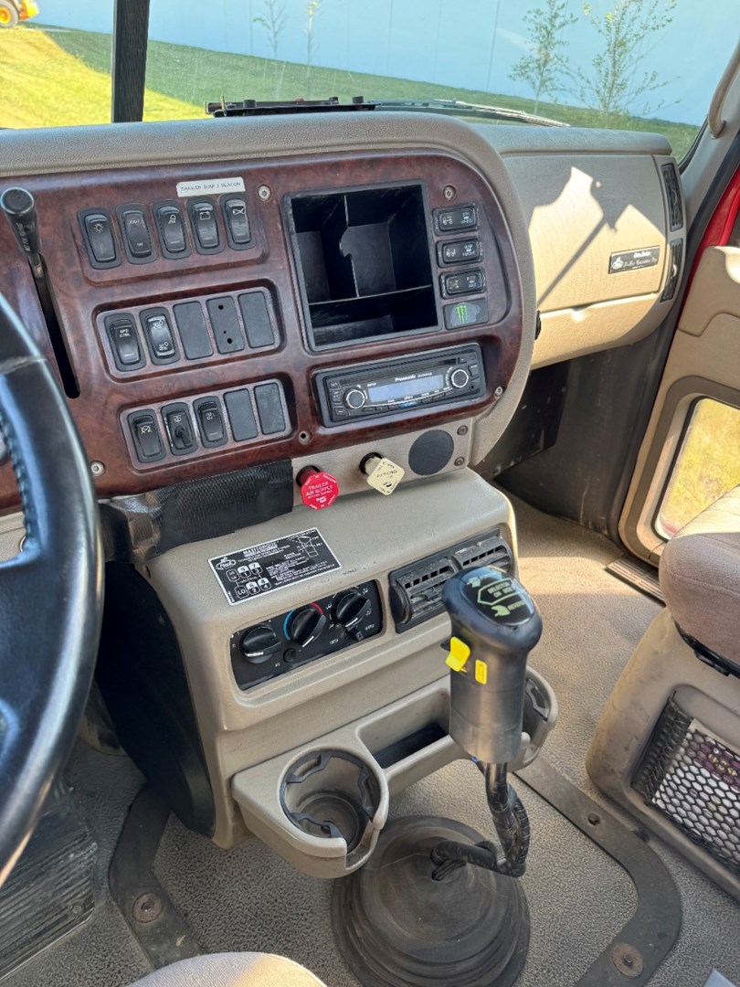 2007 MACK CXN613 - USED TRUCKS DAY CAB - image 14